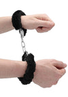Cătușe Beginner’S Furry Handcuffs – joacă pasională cu un strop de bondage